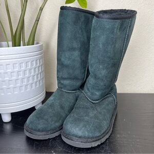 UGG Classic Tall Boots Kids in Black Size 3
